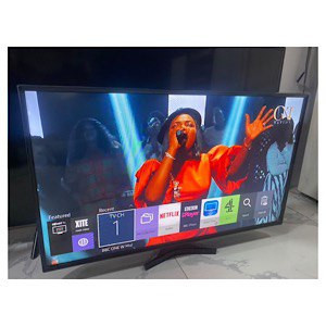 Samsung Smart 32” Full HD TV