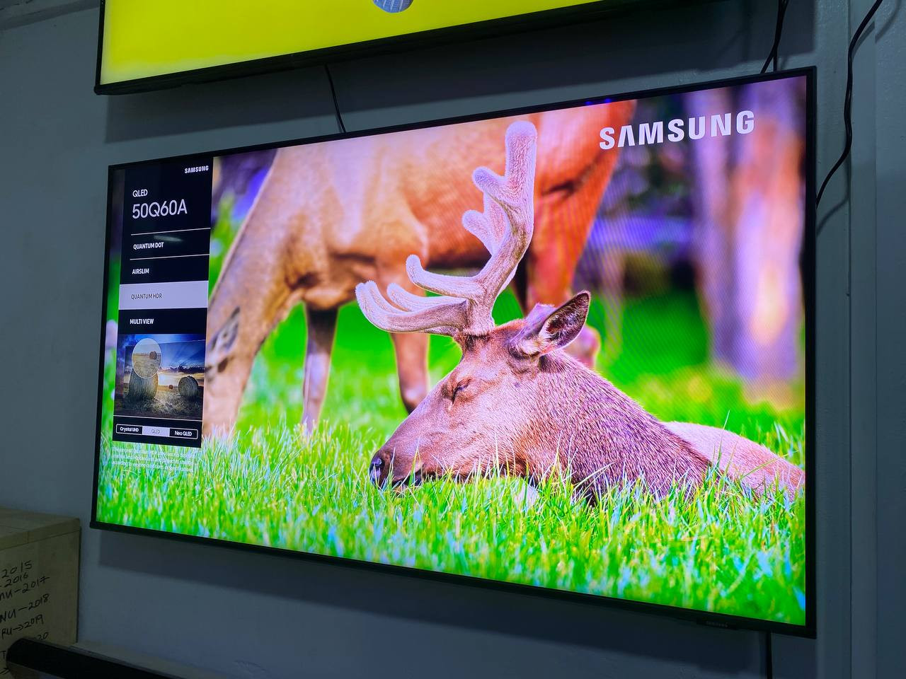 Samsung Smart Hub 50" QLED 4K HDR TV (2021]