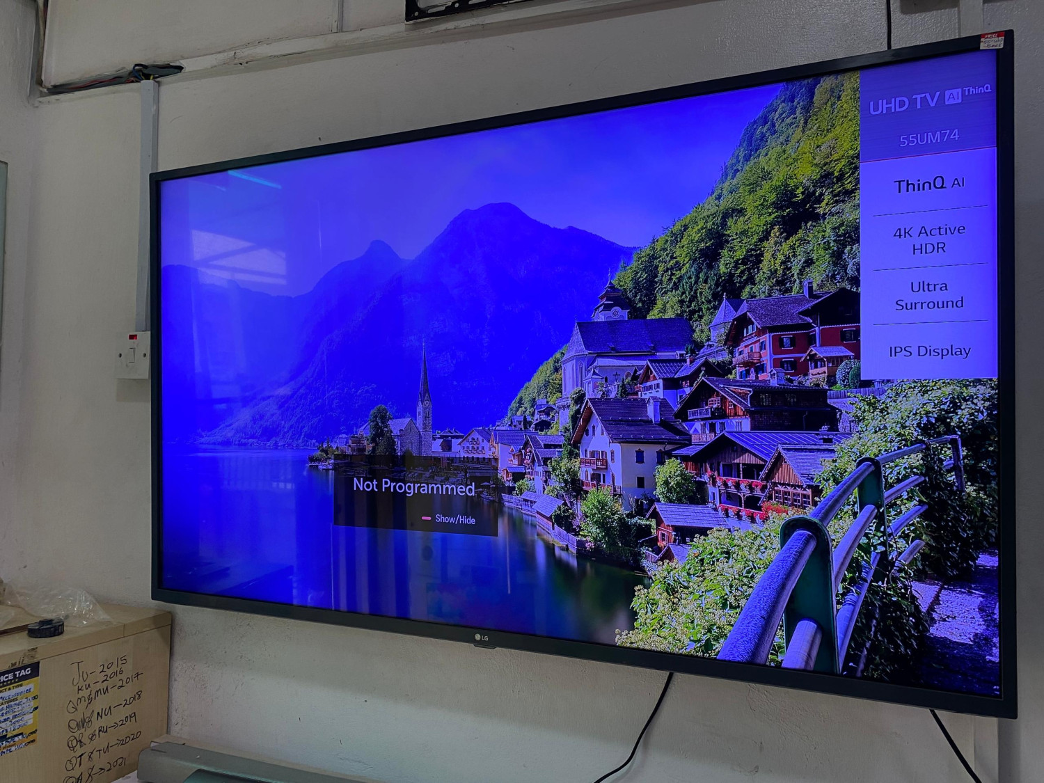 LG 55inches Smart Web UHD 4K HDR TV