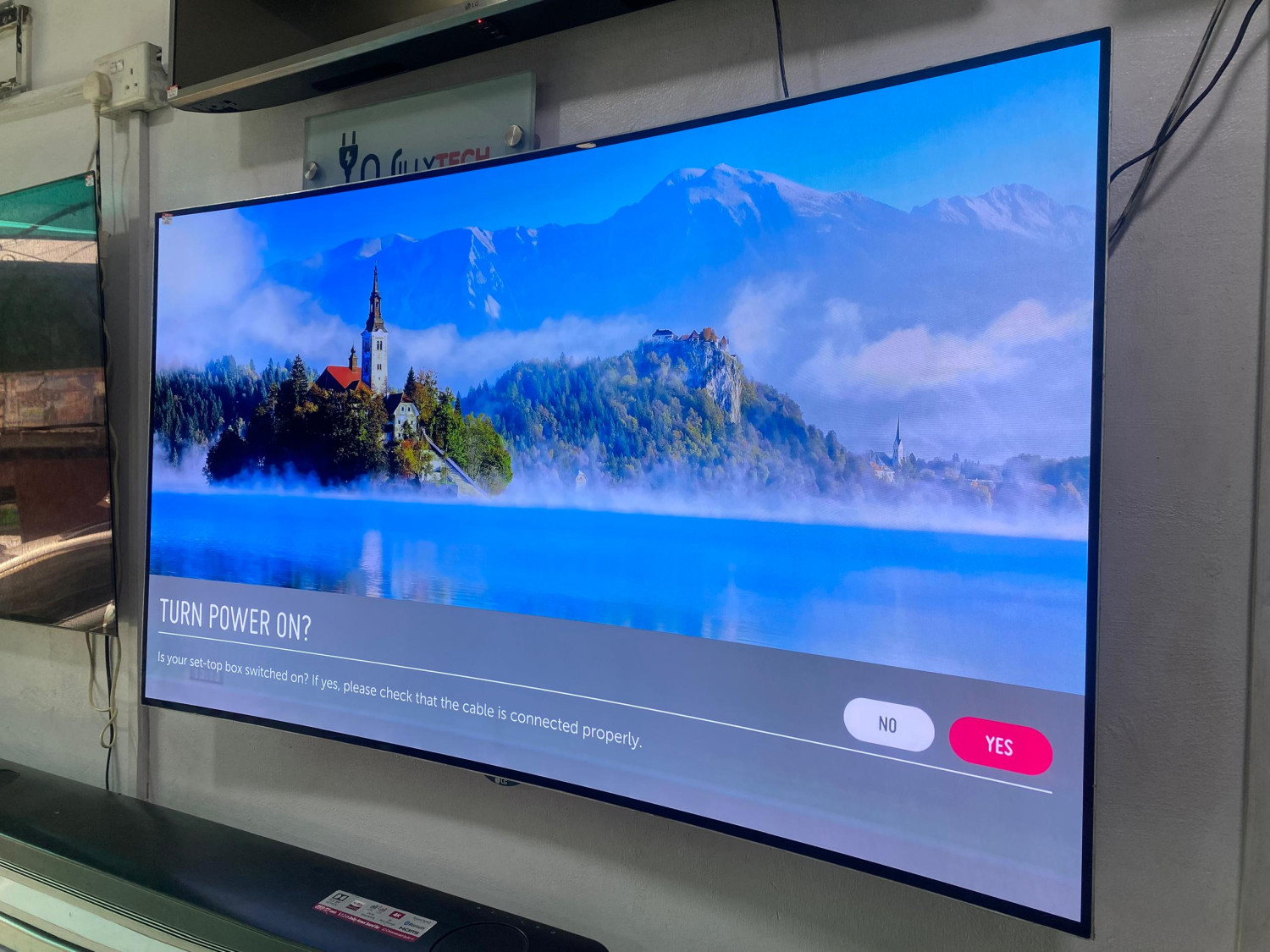 LG 55'' Curved Screen Smart OLED 4K HDR (2020)