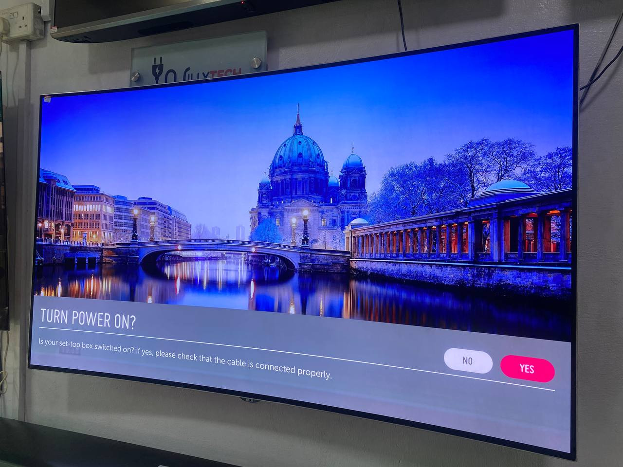 LG Smart 55" OLED 4K HDR Flat TV (2015/16]