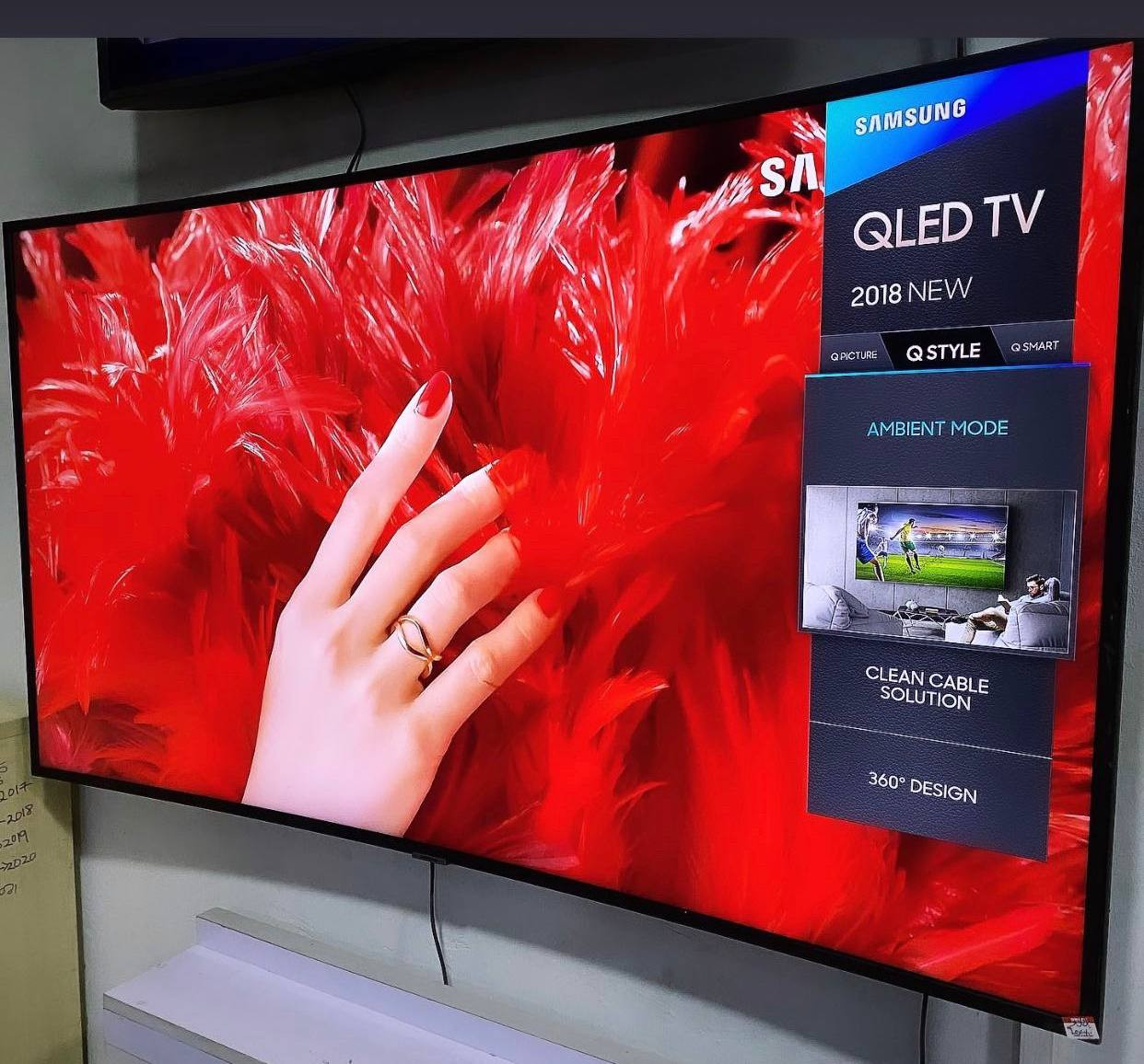 Samsung Smart 55'' QLED 4K HDR Curve Screen TV  2018/19